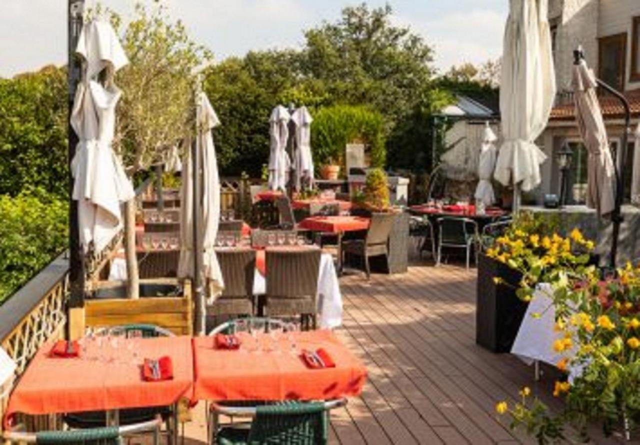 Auberge De La Garenne Saint-Remy-l'Honore Dış mekan fotoğraf